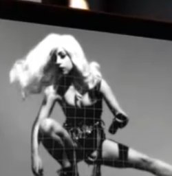Lady Gaga: Werbung für Sharp-Androiden mit Retina-Display