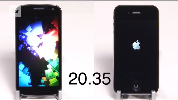 Galaxy Nexus vs. iPhone 4S: Android- und iOS-Flaggschiffe im Videovergleich