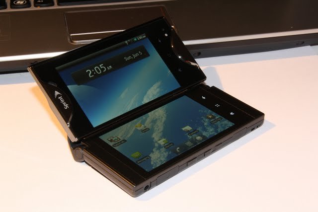 Kyocera Echo: Android-Smartphone mit 2 Displays im Hands-On