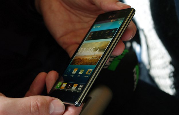 LG Optimus 4X HD: Quad Core-Smartphone bereits erhältlich