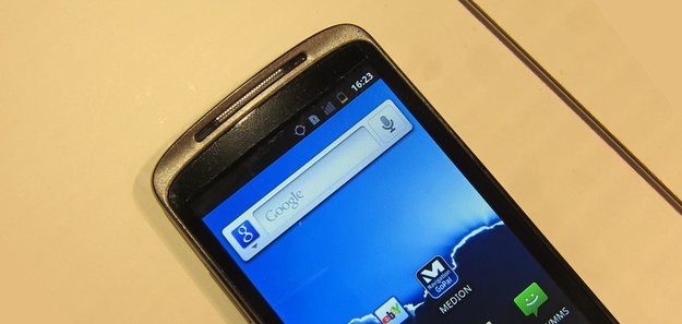 IFA 2011: Namenloses Medion-Smartphone angeschaut