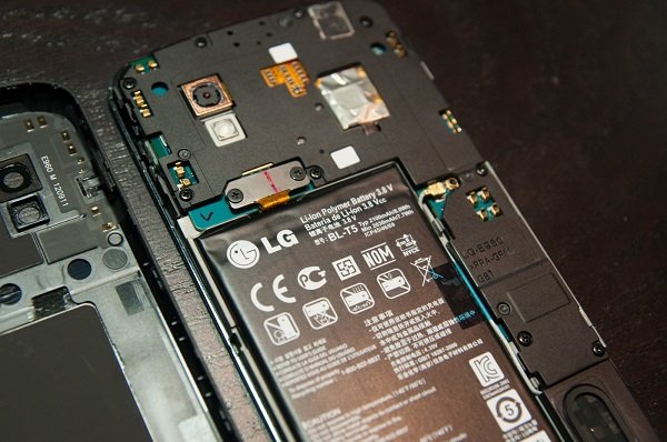 Nexus 4: Rückseite und Akku doch austauschbar