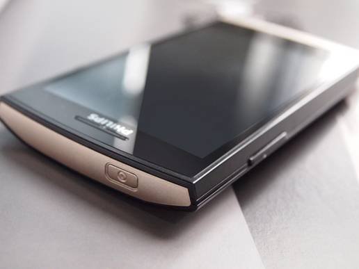 Philips stellt mit dem W920 ein Android-Smartphone vor