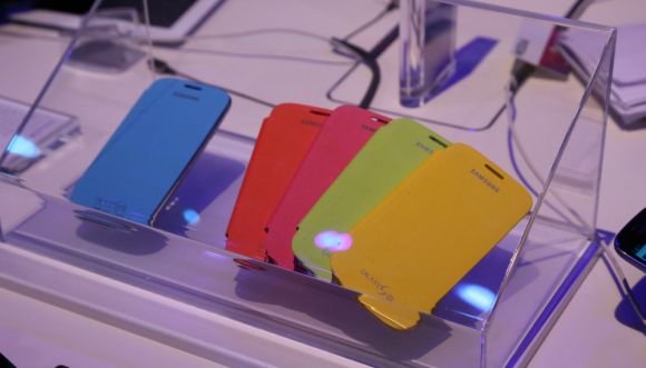 Samsung Galaxy S3: Dropbox-Speicher und offizielles Zubehör