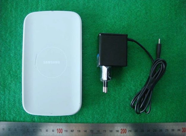 Samsung: Kabellose Ladeschale bei der FCC aufgetaucht