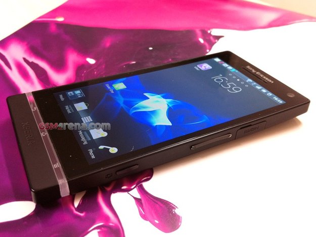 Sony Ericsson Nozomi: Neue Bilder des stylischen Dual Core-Smartphones