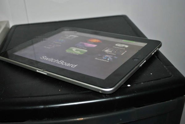 iPad bei eBay mit zweitem Dockanschluss aufgetaucht