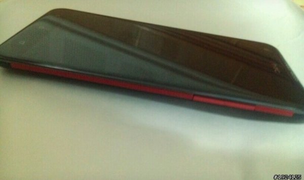 HTC: Fotos von möglichem Konkurrenten des Samsung Galaxy Note