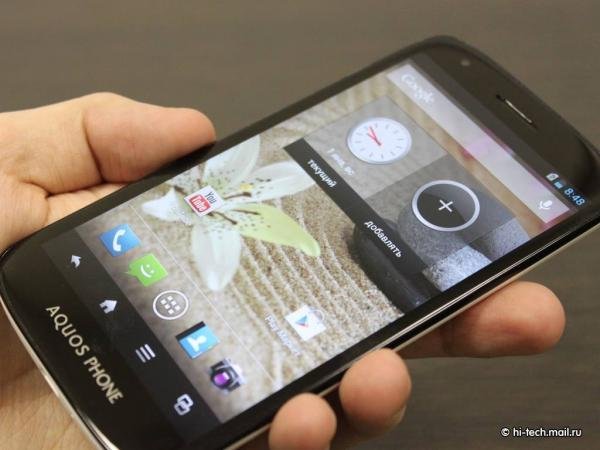 Sharp Aquos Phone SH930W: Smartlet in Russland auf den Markt gekommen