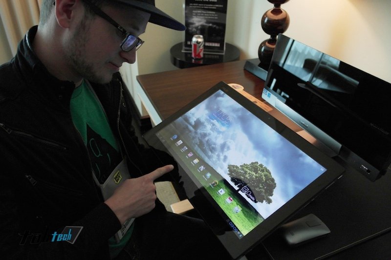 Asus Transformer AiO: All-in-One-PC mit Windows 8 und 18.4 Zoll Android Tablet im Hands On Video