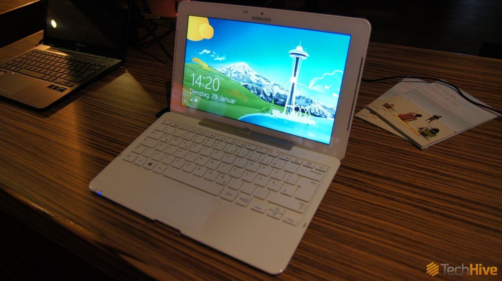 Samsung ATIV Smart PC in Weiß auf Fotos und bereits in Deutschland verfügbar