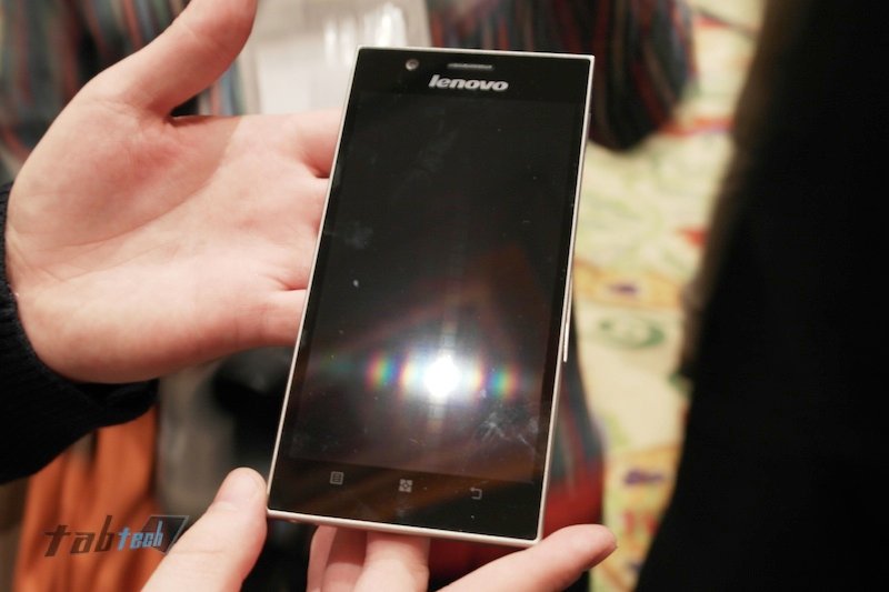 Lenovo IdeaPhone K900: Unser Hands-On-Video vom ersten Intel Atom Clover Trail+ Gerät