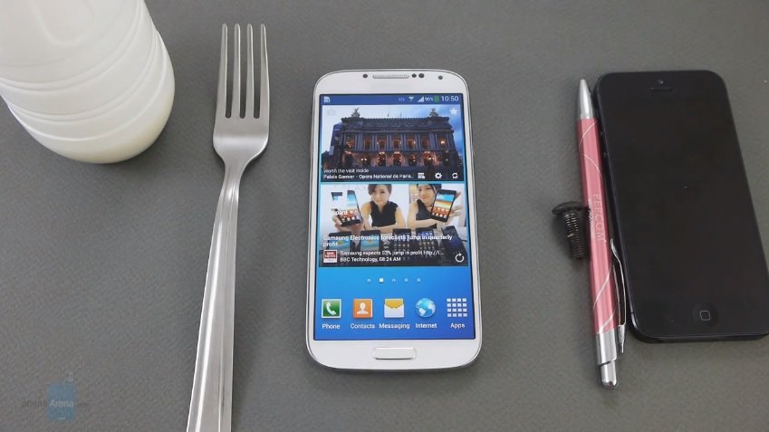 Samsung Galaxy S4 Display reagiert auch auf Schrauben, Kulis oder Joghurtbecher
