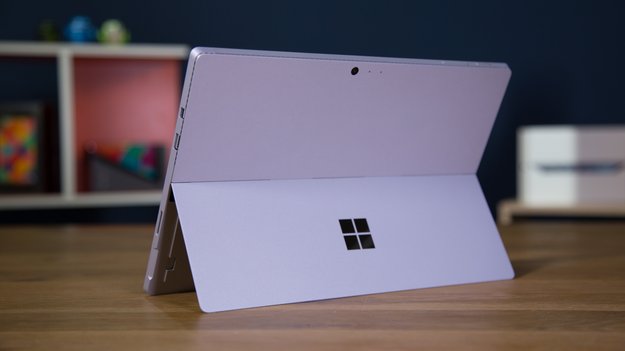 Warten auf Surface Pro 5 und Book 2: Surface-Umsatz bricht ein