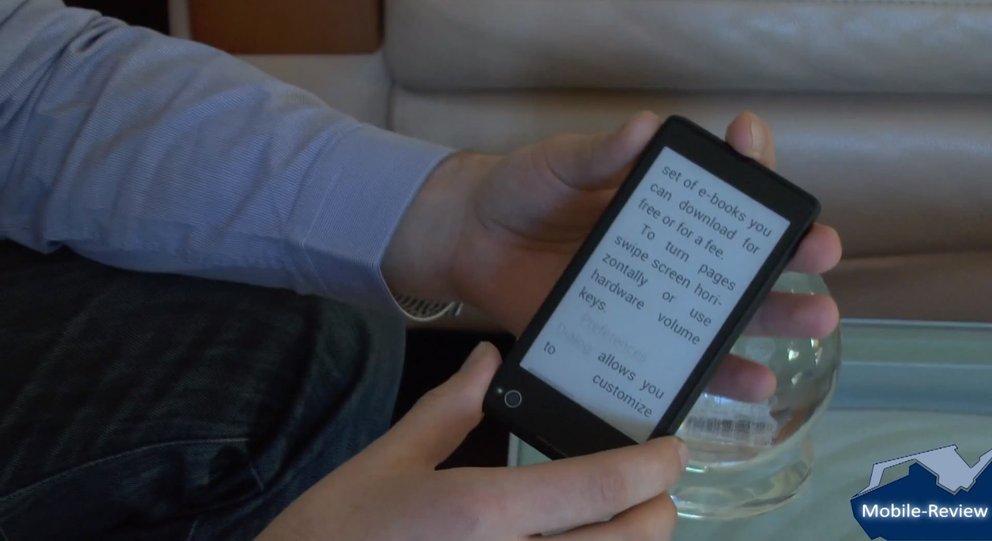YotaPhone: Erstes Hands-On Video des Dual Screen-Smartphones